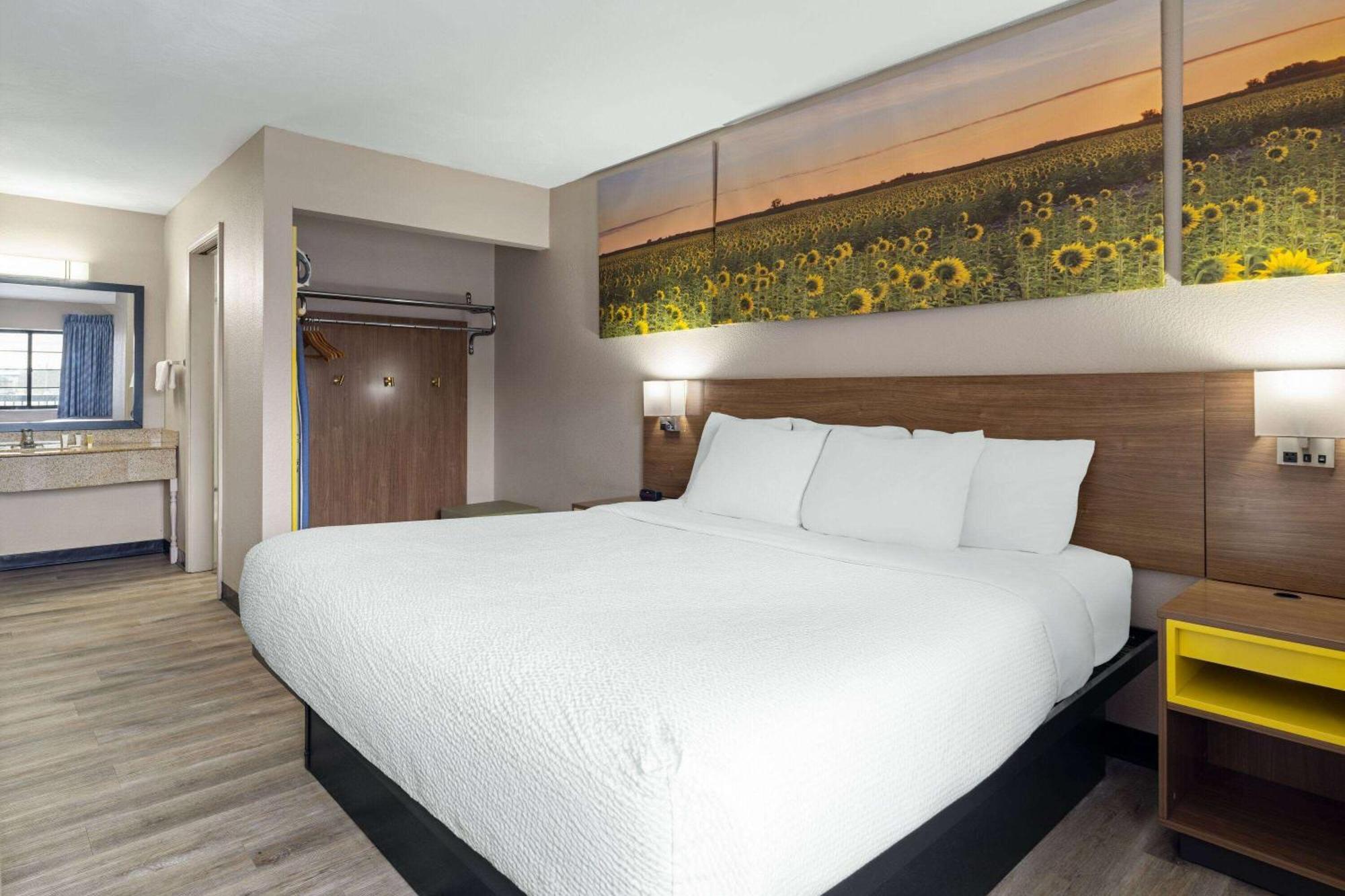 Days & By Wyndham Motel 2*