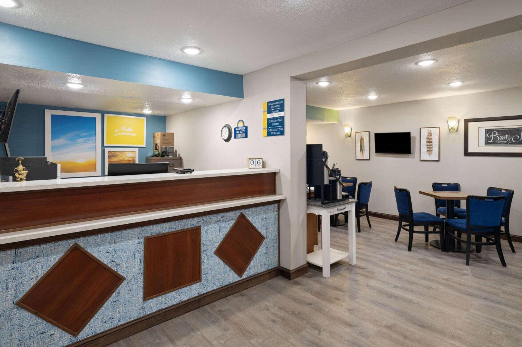 Motel Days & By Wyndham